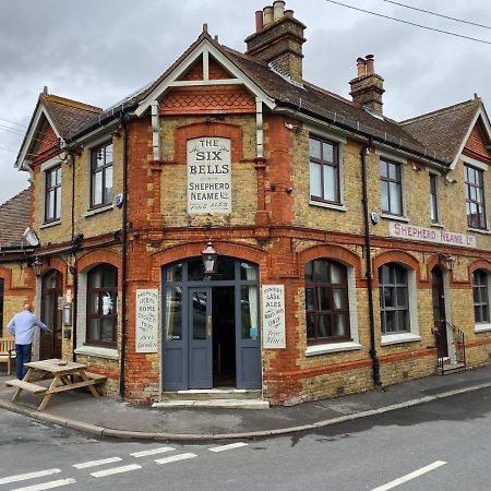 Bed and Breakfast The Six Bells Rochester  Exteriér fotografie