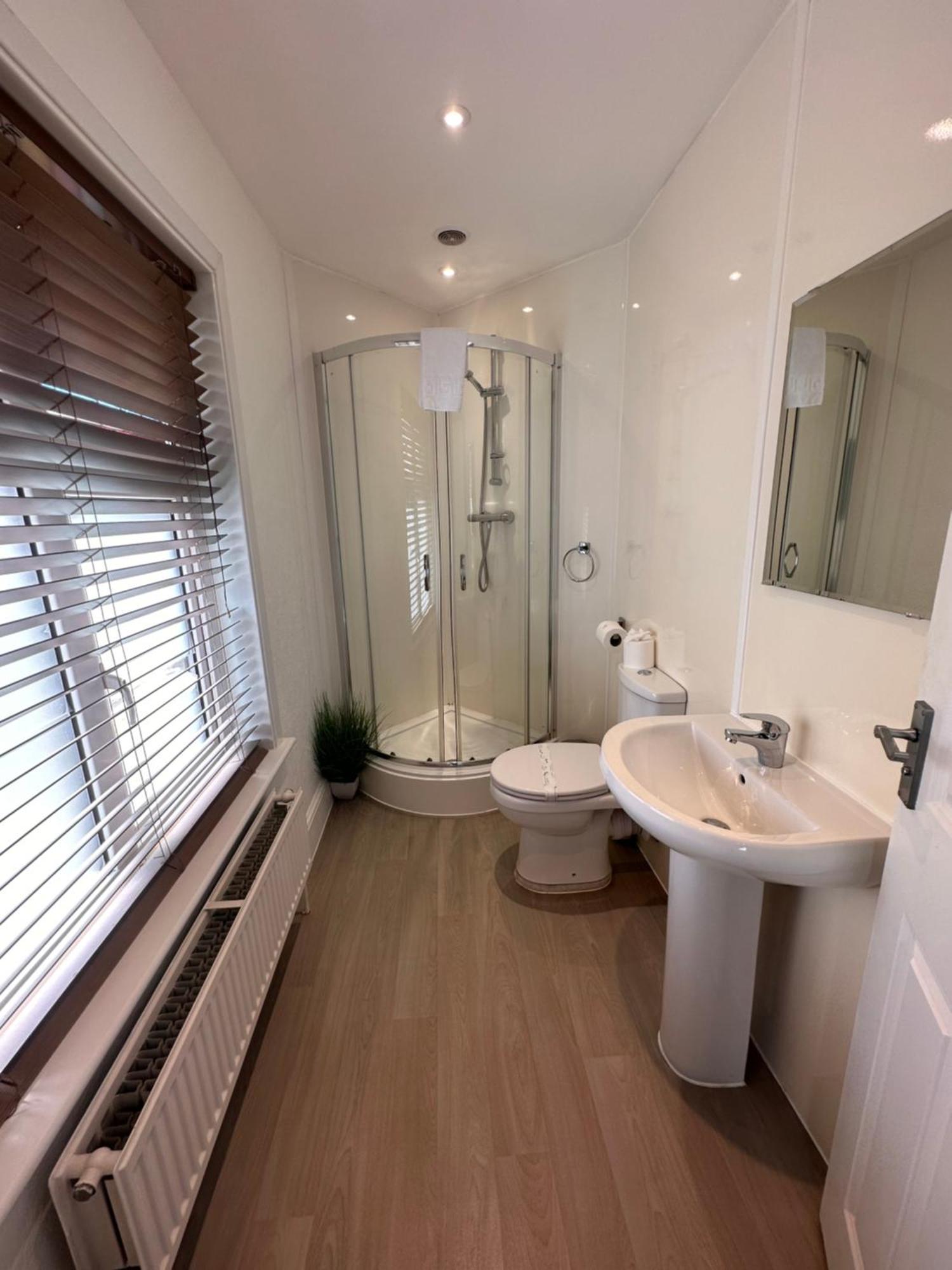 Bed and Breakfast The Six Bells Rochester  Exteriér fotografie
