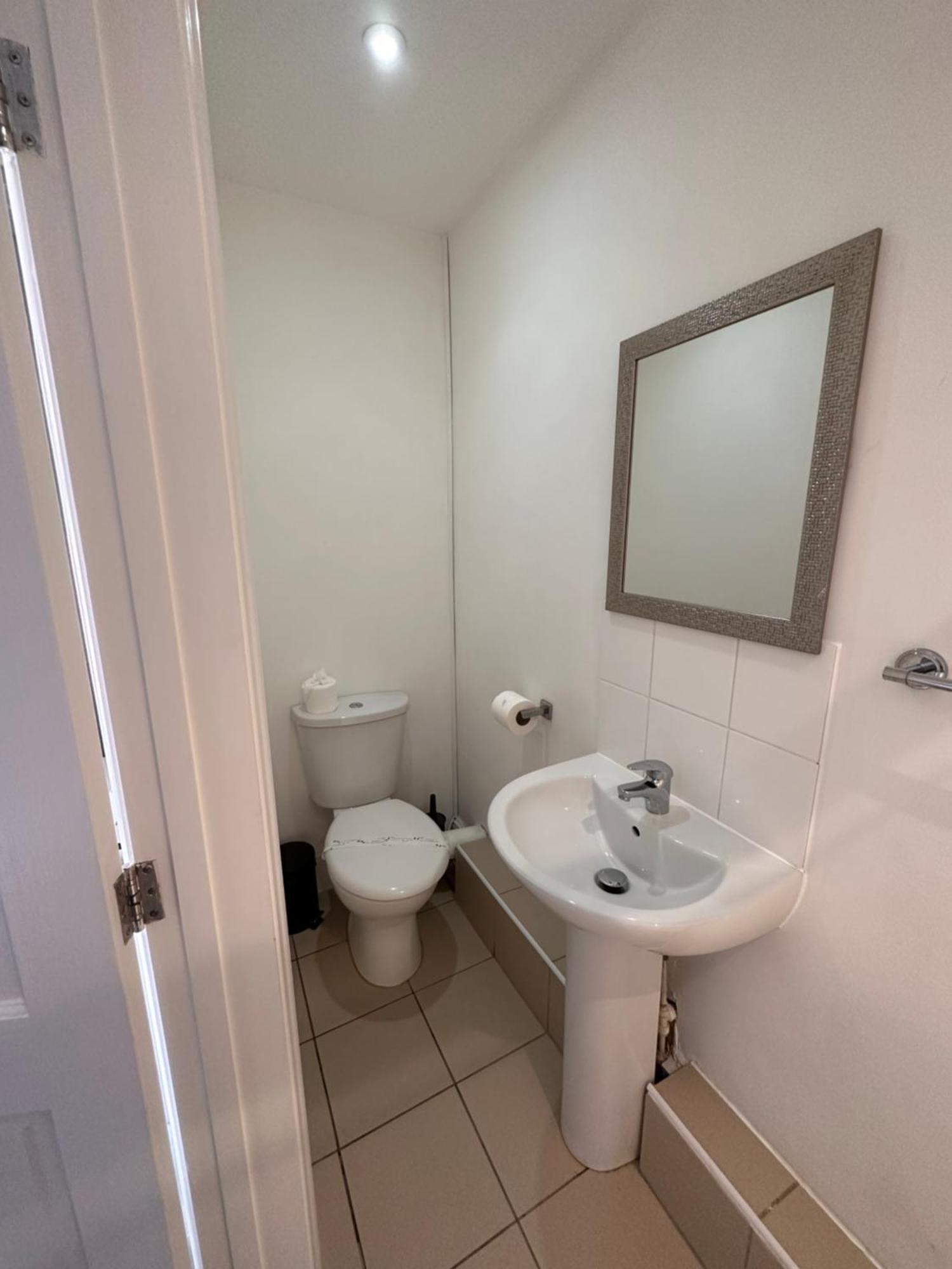 Bed and Breakfast The Six Bells Rochester  Exteriér fotografie