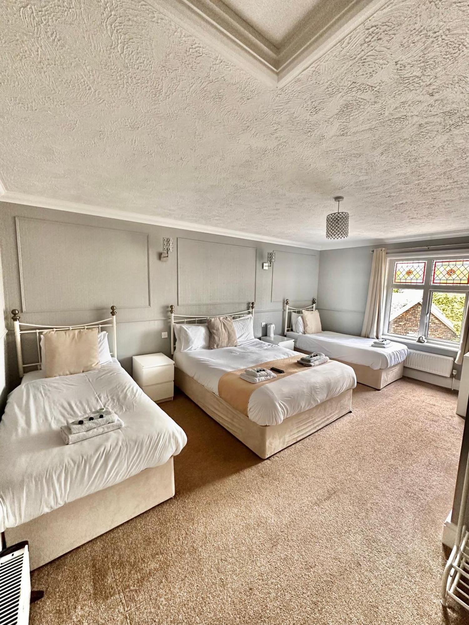 Bed and Breakfast The Six Bells Rochester  Exteriér fotografie